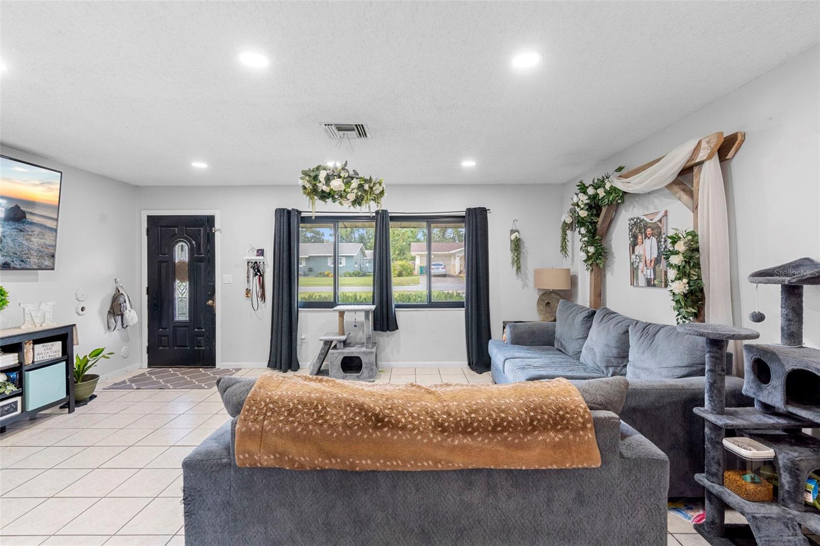 Image 10 of 32 For 409 Century Avenue