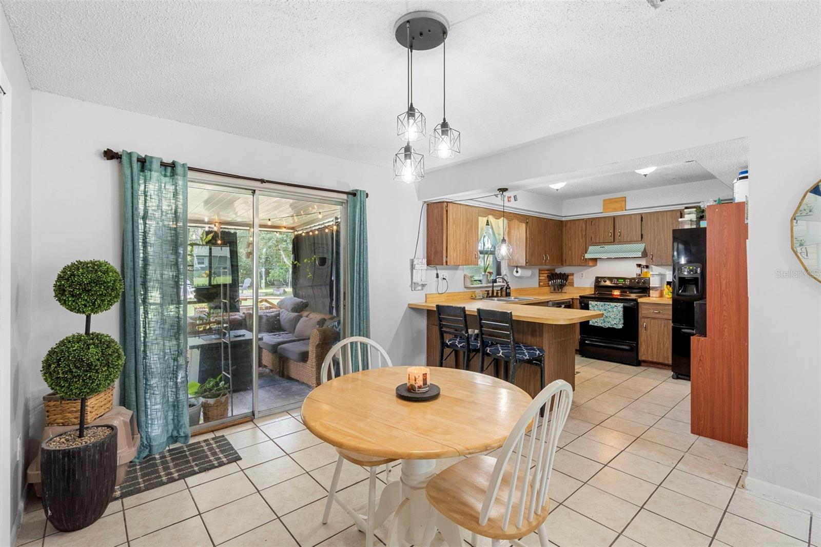 Image 12 of 32 For 409 Century Avenue