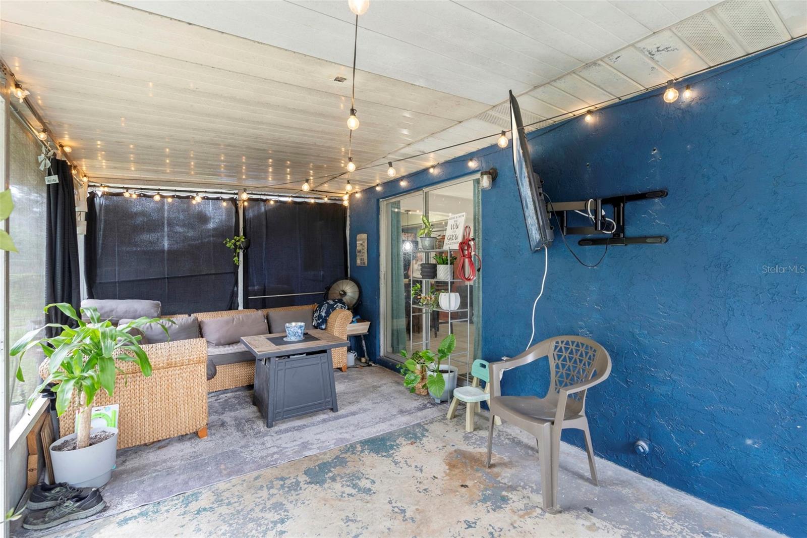 Image 23 of 32 For 409 Century Avenue