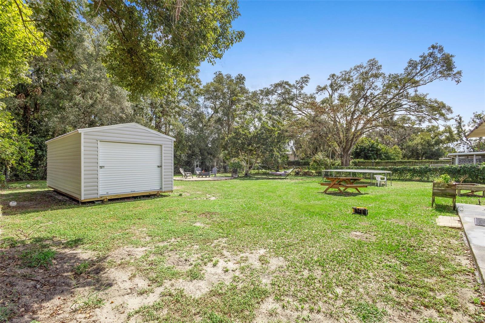 Image 25 of 32 For 409 Century Avenue