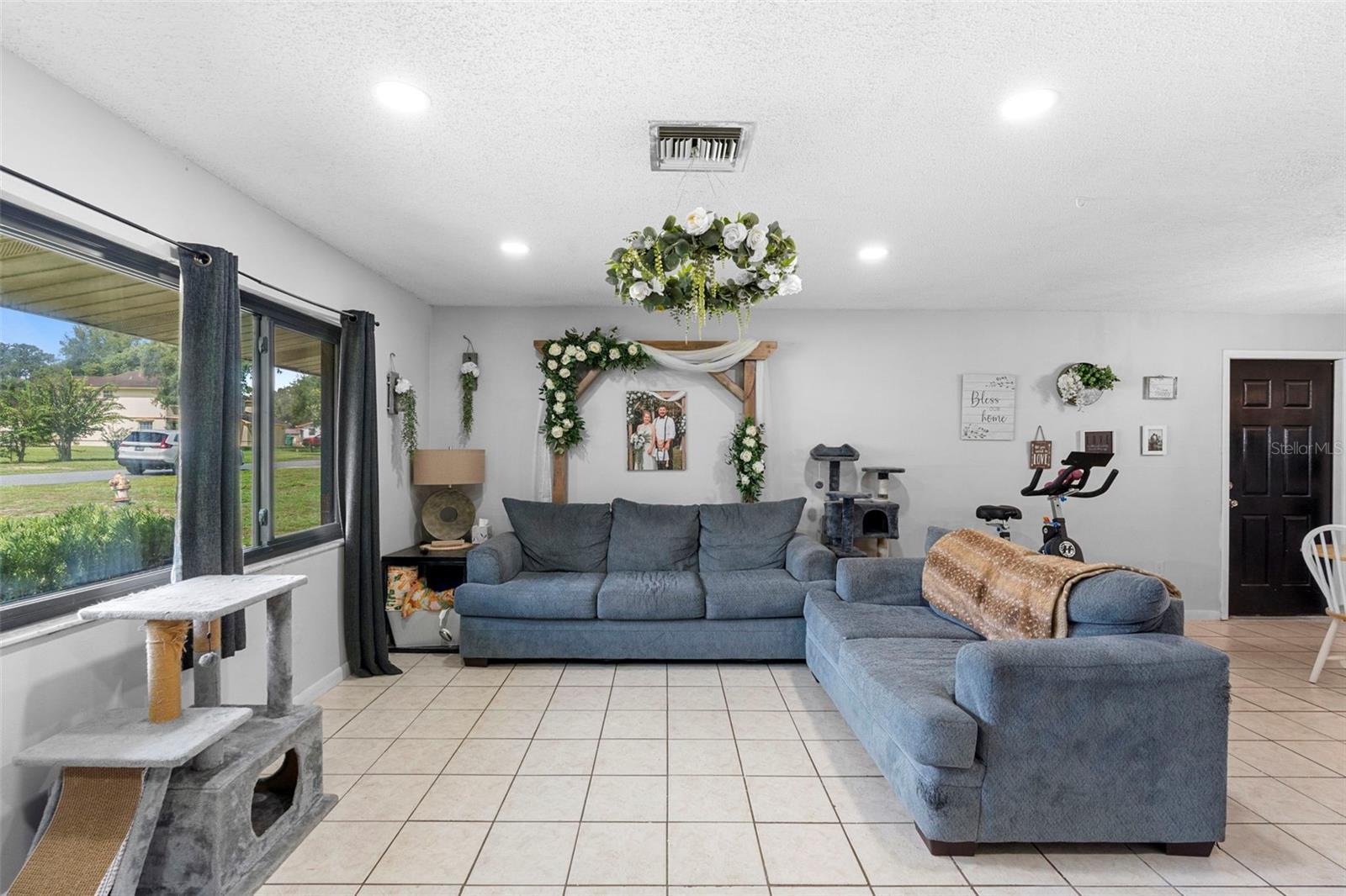 Image 7 of 32 For 409 Century Avenue