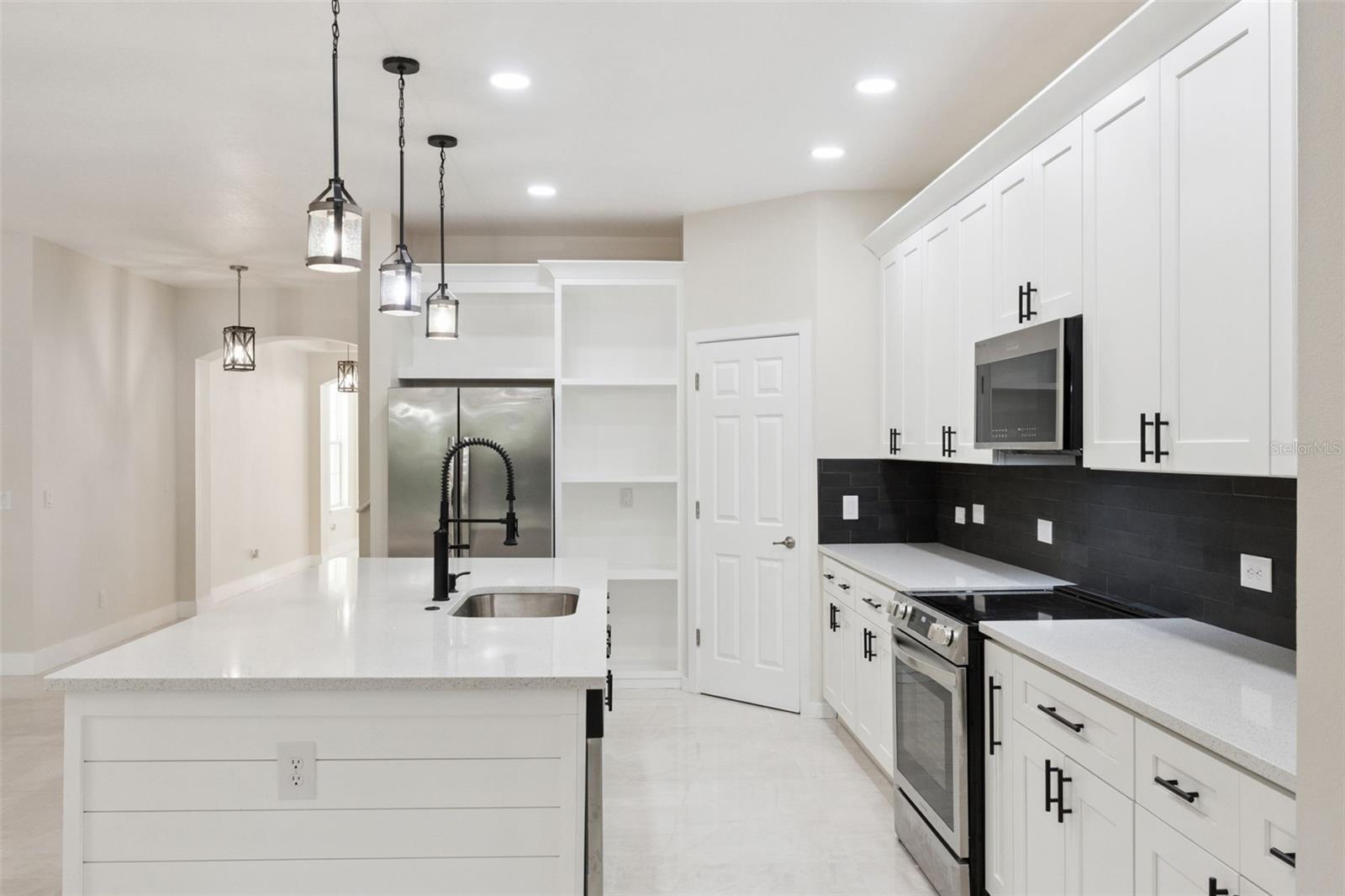 Image 11 of 42 For 6615 Helmsley Circle