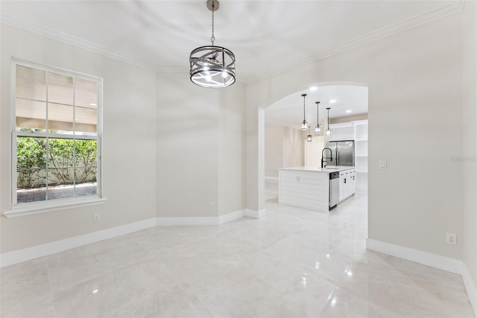 Image 16 of 42 For 6615 Helmsley Circle