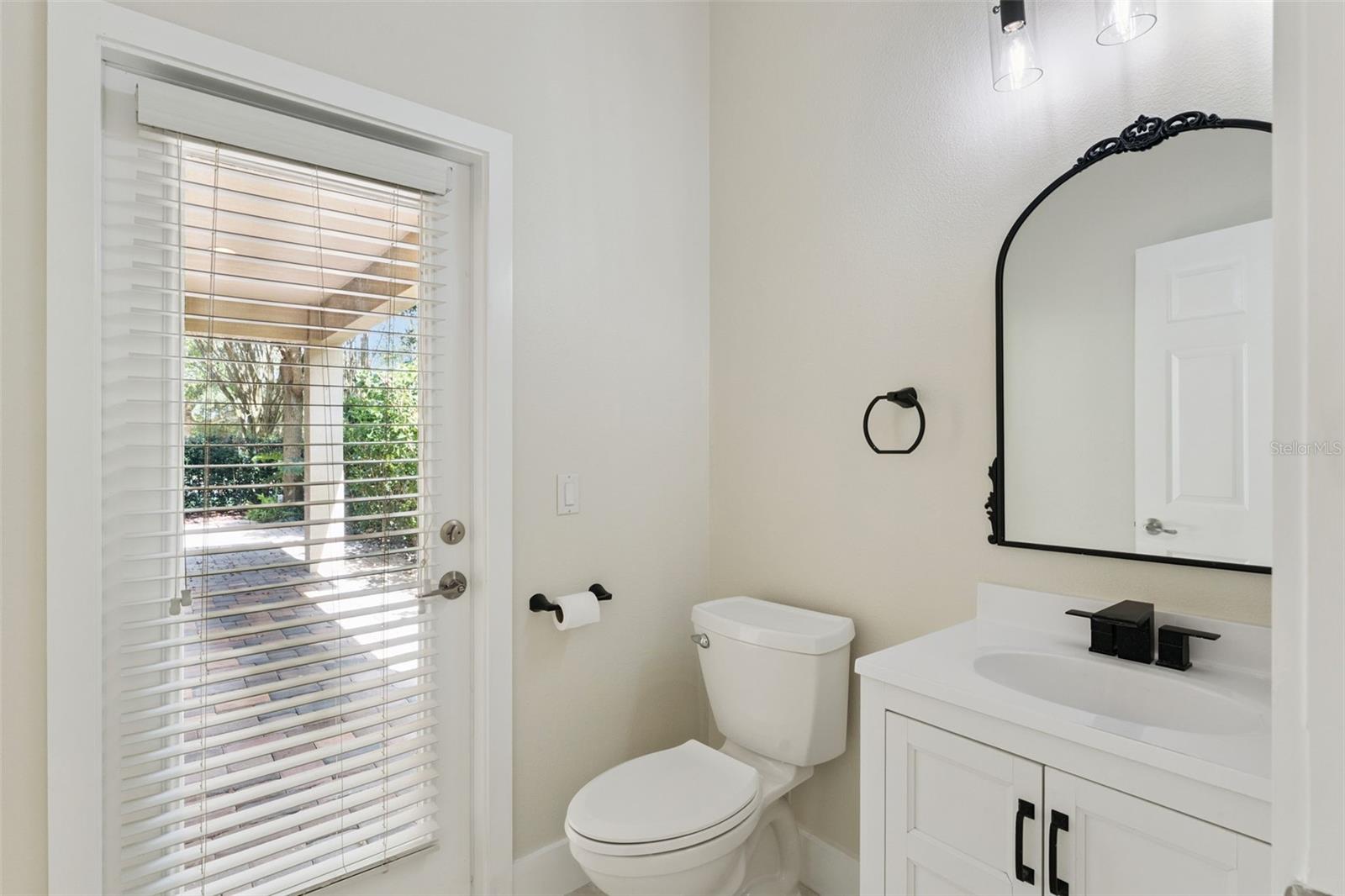 Image 19 of 42 For 6615 Helmsley Circle