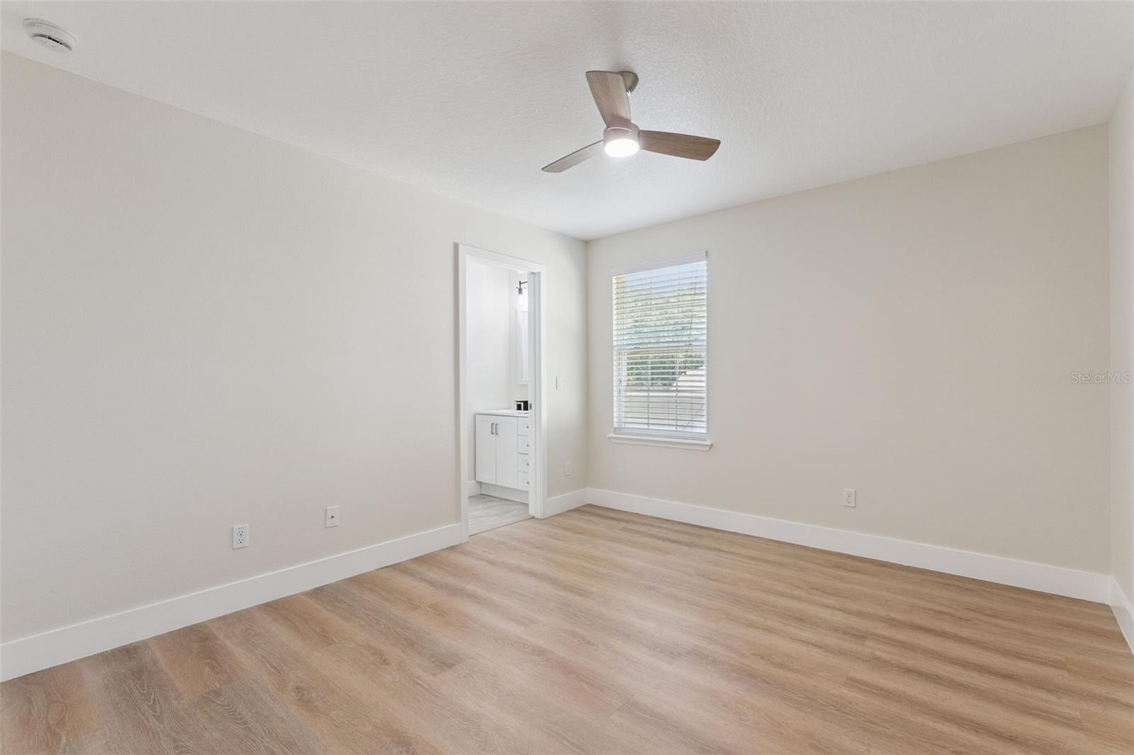 Image 24 of 42 For 6615 Helmsley Circle