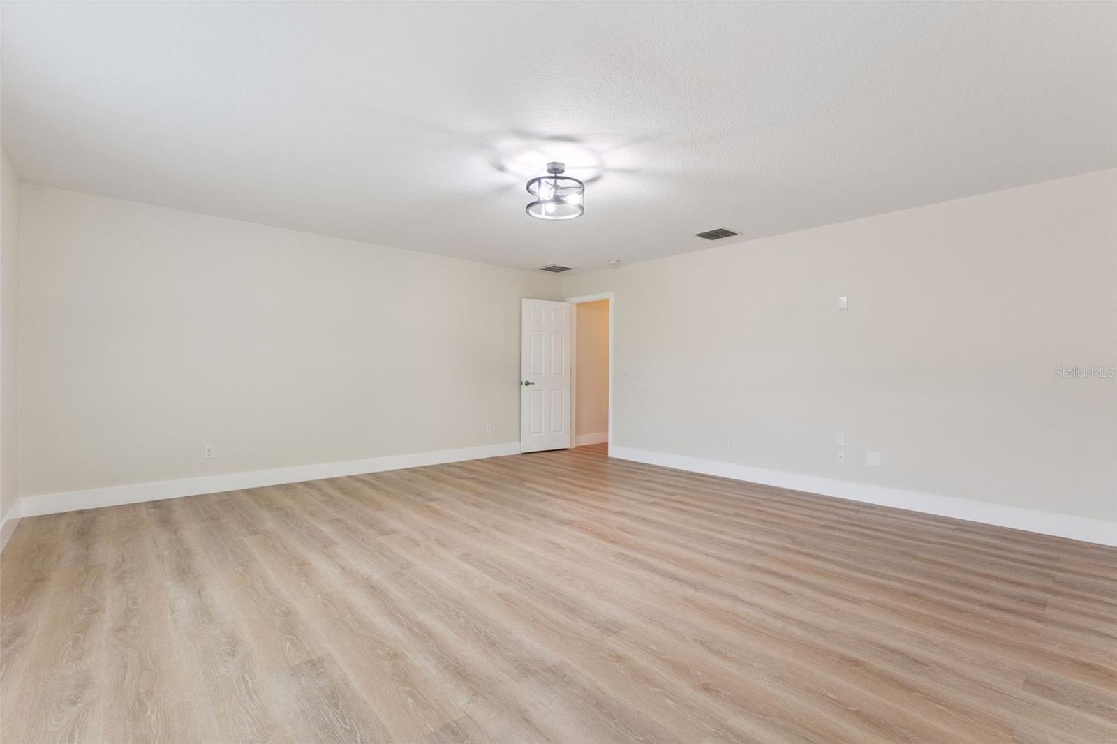 Image 28 of 42 For 6615 Helmsley Circle