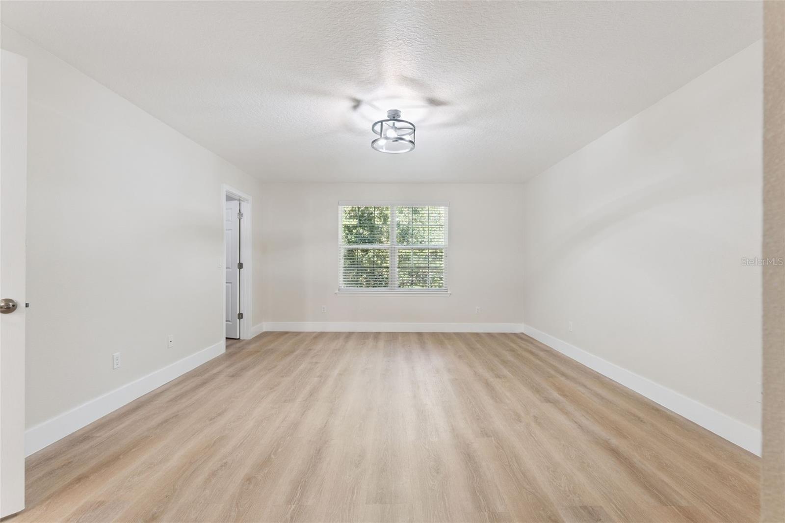 Image 29 of 42 For 6615 Helmsley Circle