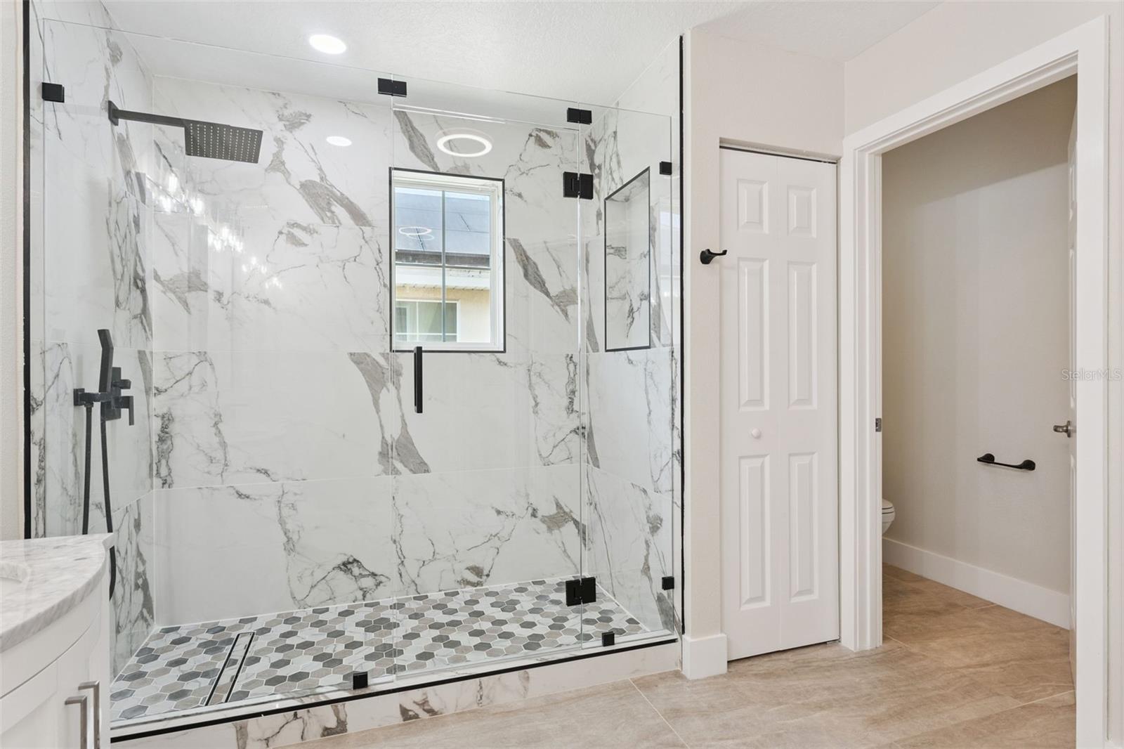 Image 32 of 42 For 6615 Helmsley Circle