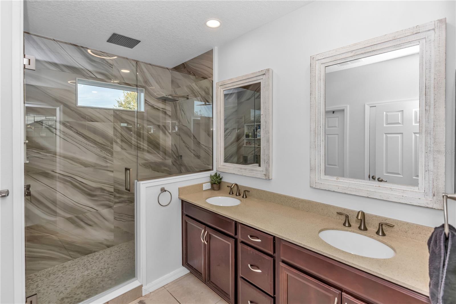 Image 26 of 38 For 3301 Bethpage Loop