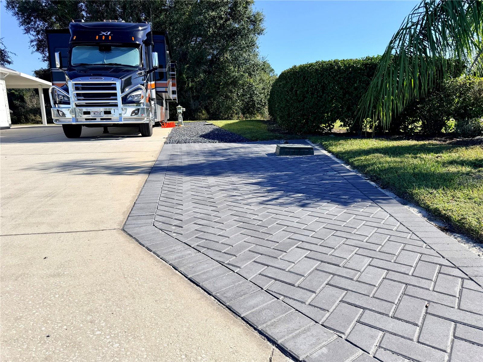 Image 11 of 39 For 9357 49th Terrace