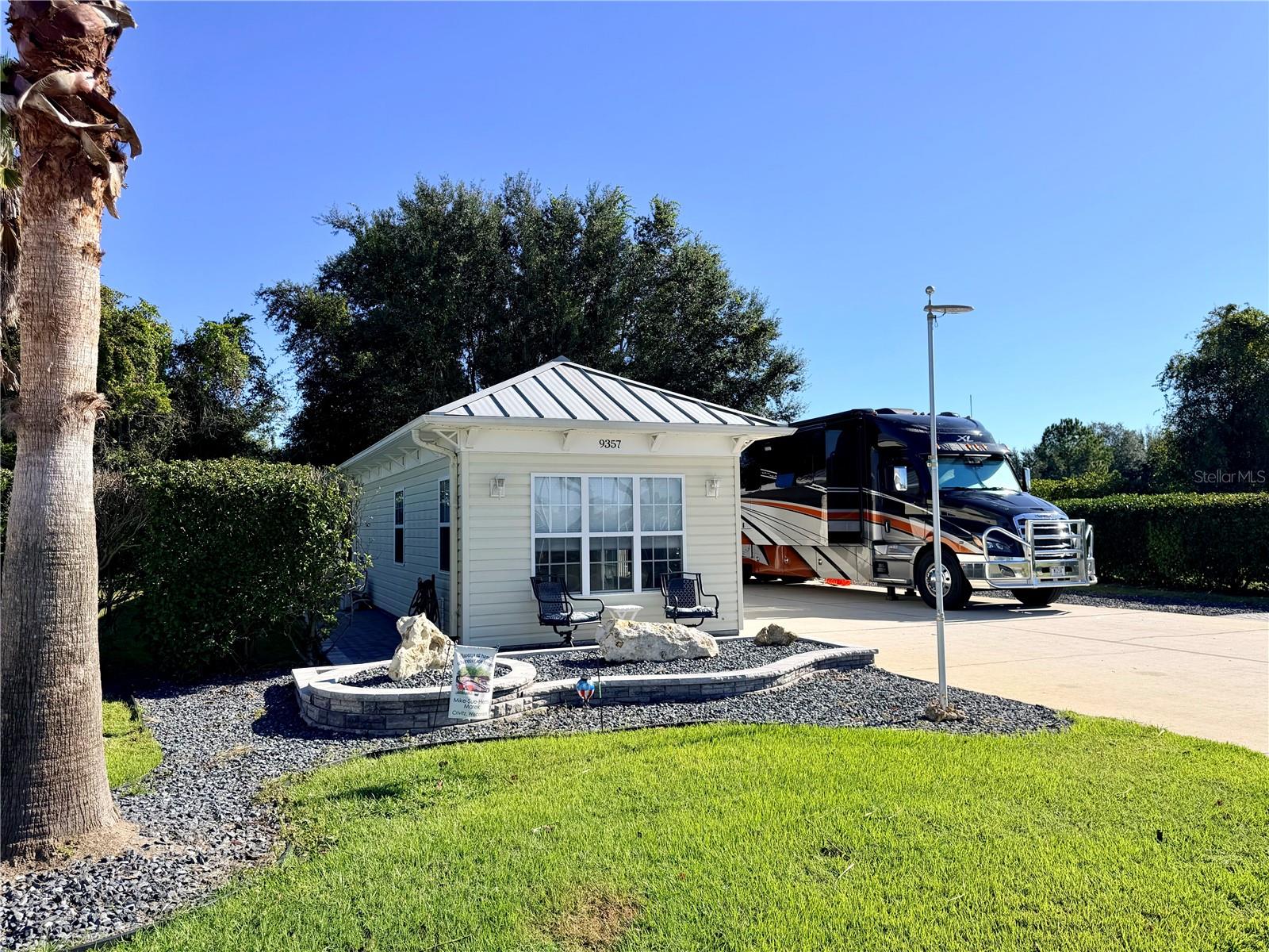 Image 5 of 39 For 9357 49th Terrace