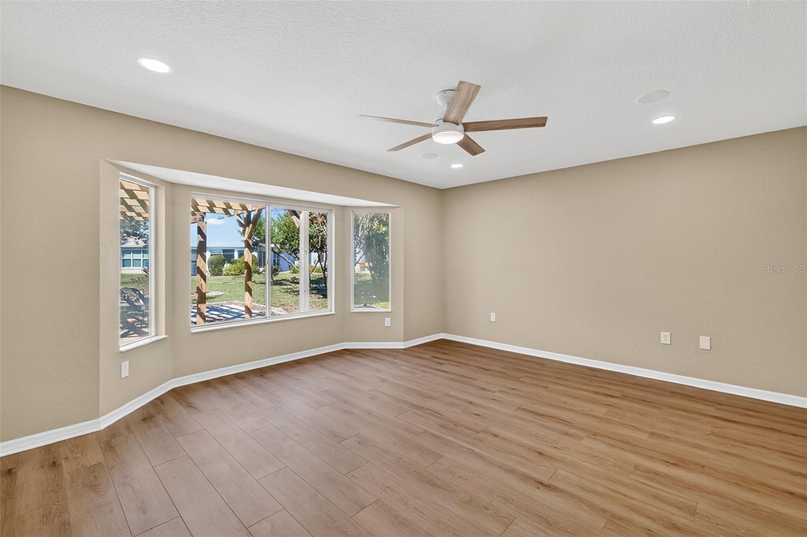 Image 9 of 29 For 13520 87th Circle