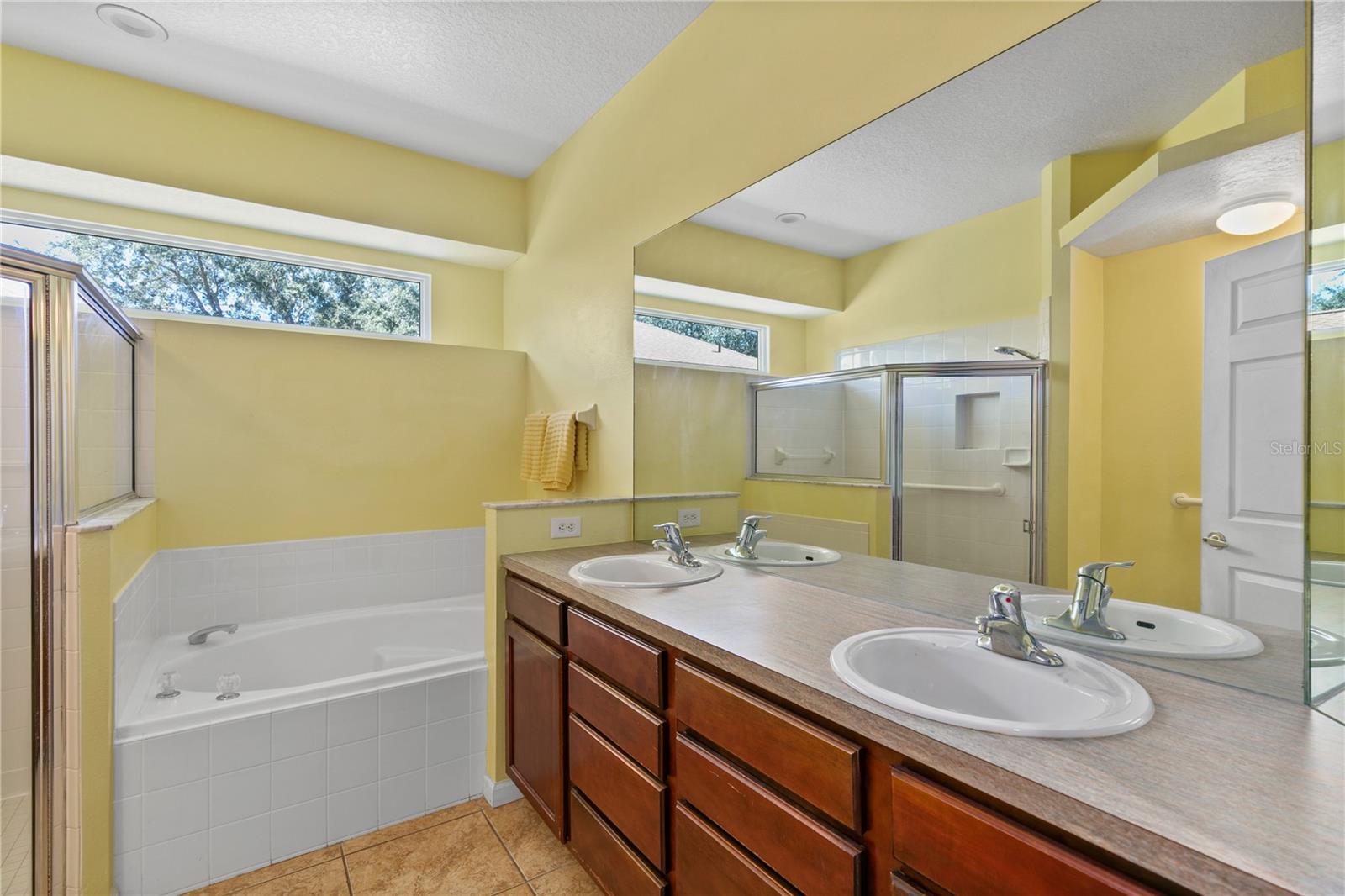 Image 13 of 26 For 13320 Via Roma Circle