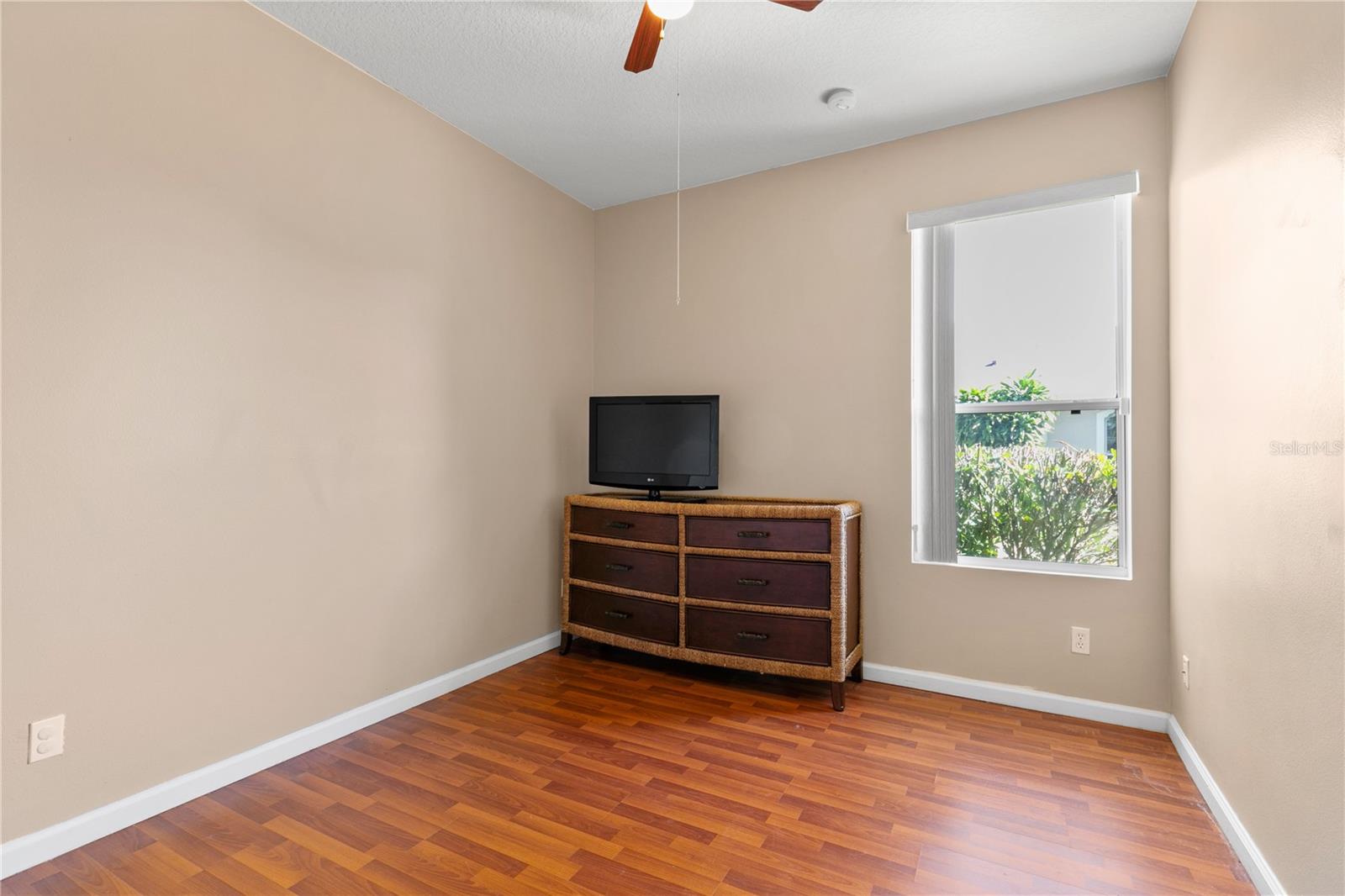 Image 15 of 26 For 13320 Via Roma Circle