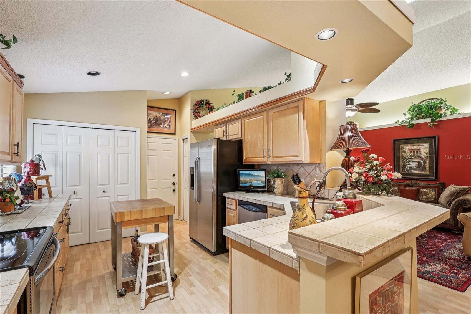 Image 16 of 37 For 999 Piedmont Oaks Drive