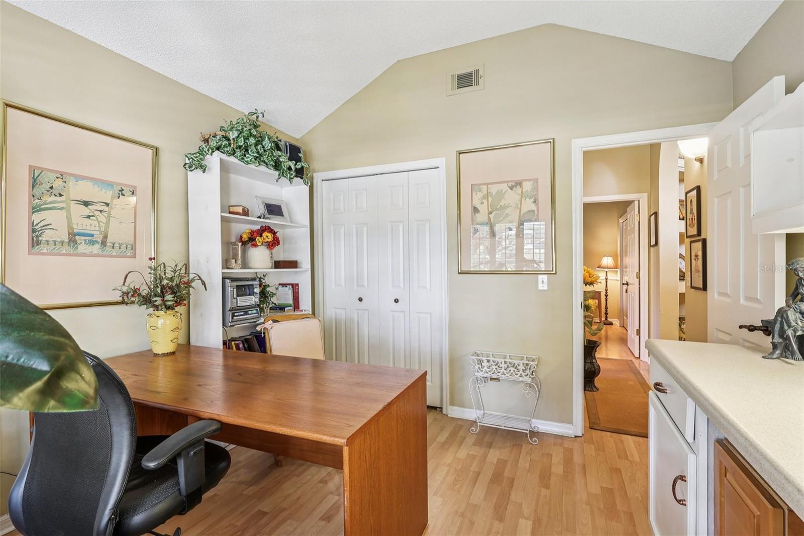 Image 21 of 37 For 999 Piedmont Oaks Drive