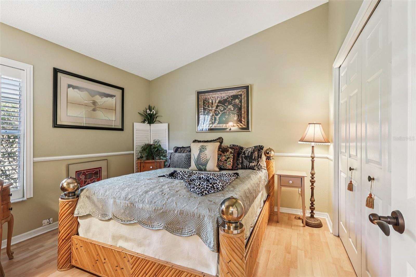 Image 23 of 37 For 999 Piedmont Oaks Drive