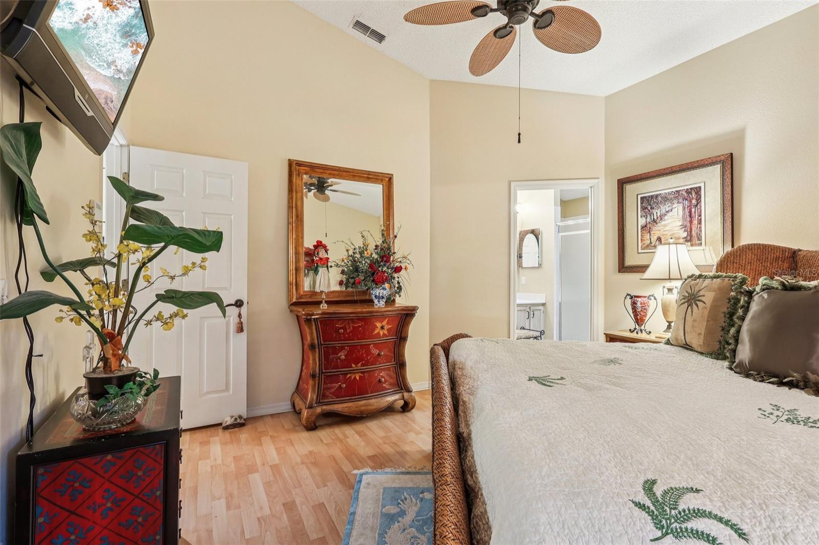 Image 26 of 37 For 999 Piedmont Oaks Drive