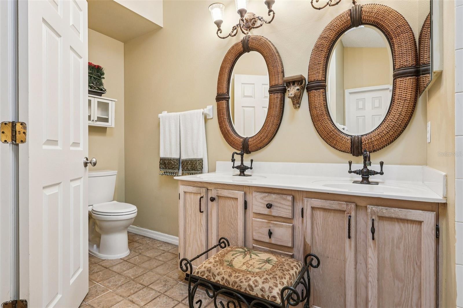 Image 28 of 37 For 999 Piedmont Oaks Drive