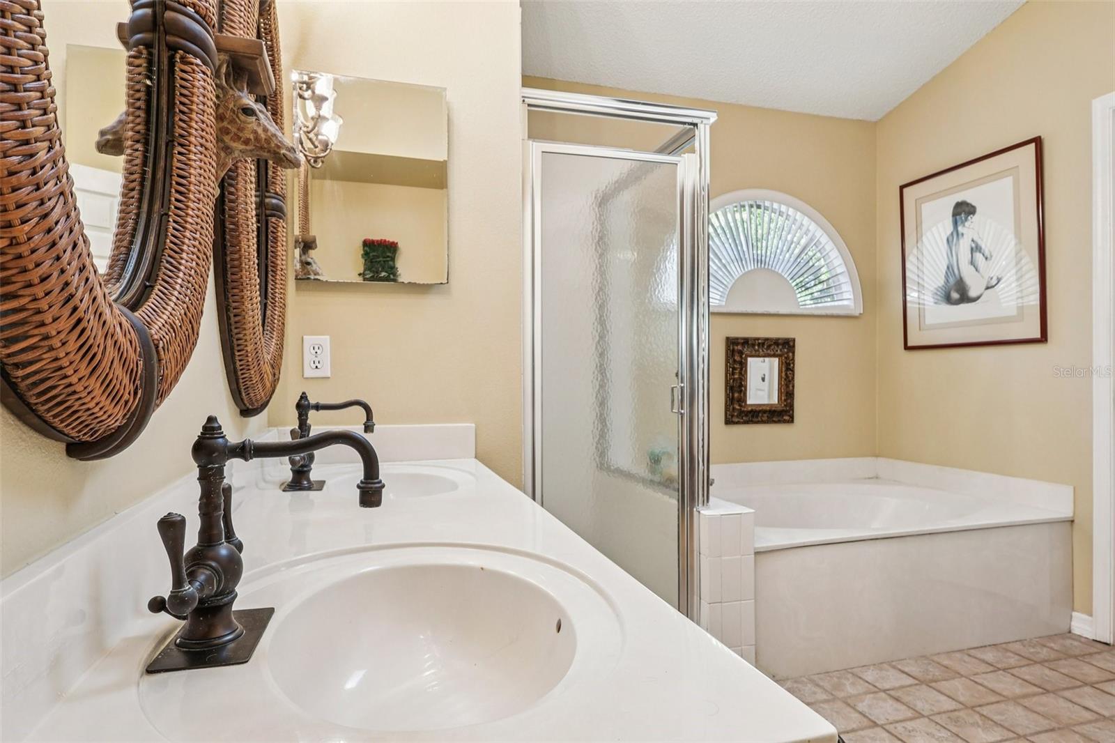 Image 29 of 37 For 999 Piedmont Oaks Drive