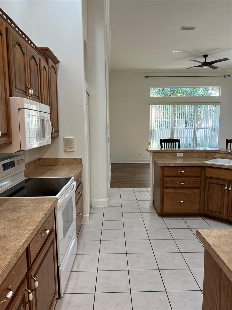 Image 24 of 51 For 415 Royal Street