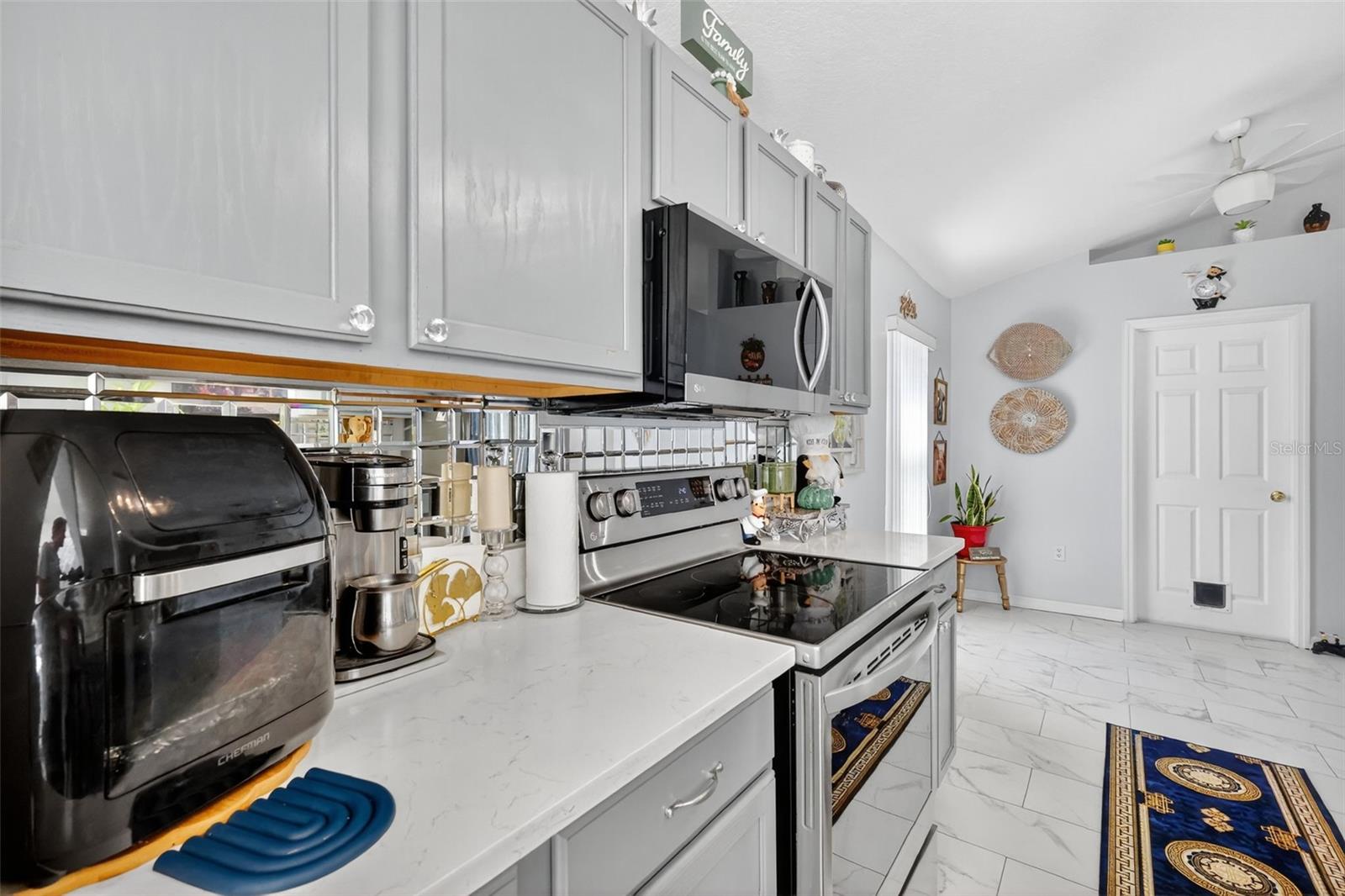 Image 13 of 28 For 2442 Foxhollow Road