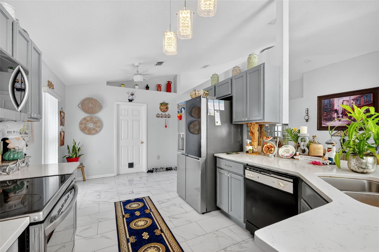 Image 15 of 28 For 2442 Foxhollow Road