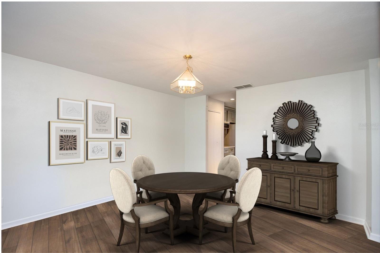 Image 14 of 35 For 157 Lake Catherine Circle