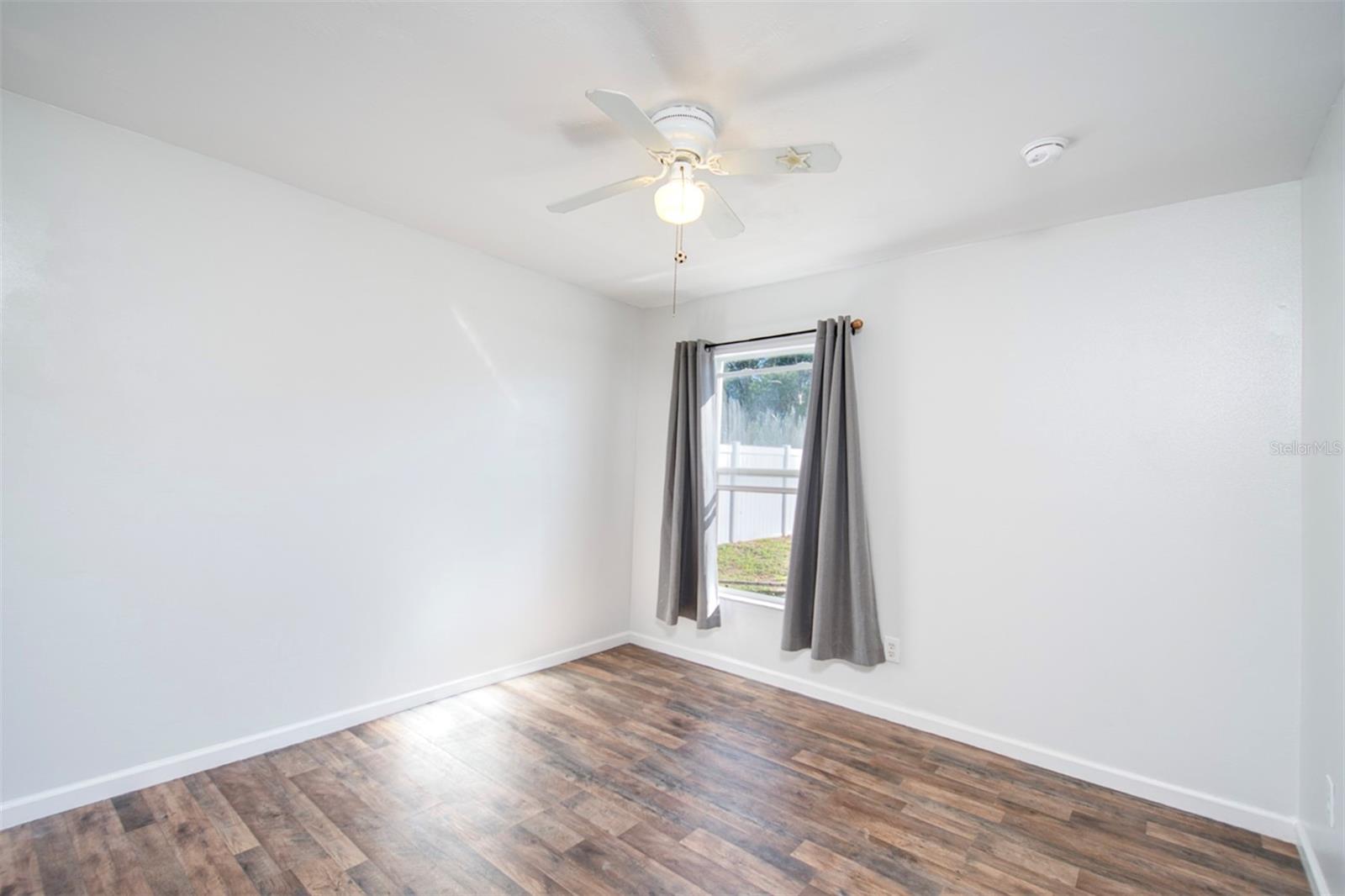 Image 18 of 35 For 157 Lake Catherine Circle