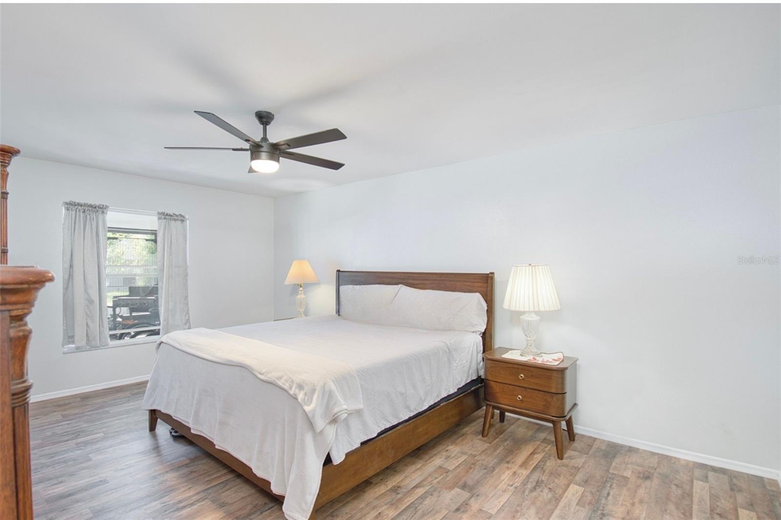 Image 24 of 35 For 157 Lake Catherine Circle