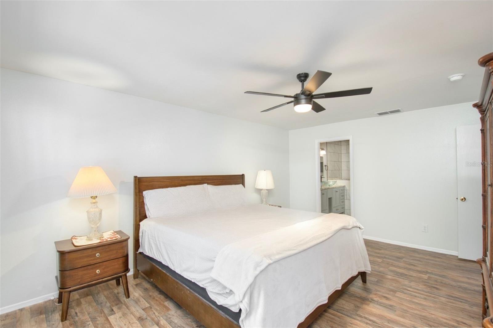 Image 26 of 35 For 157 Lake Catherine Circle