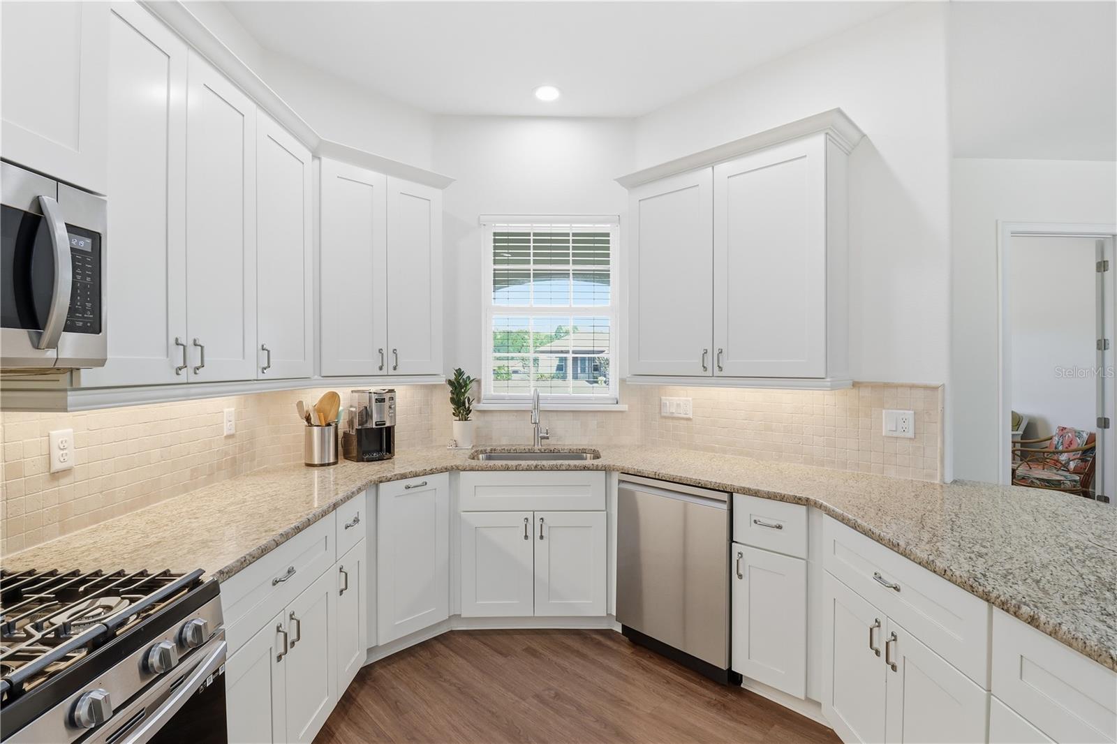 Listing photo id 9 for 5470 Hunter Run Lane