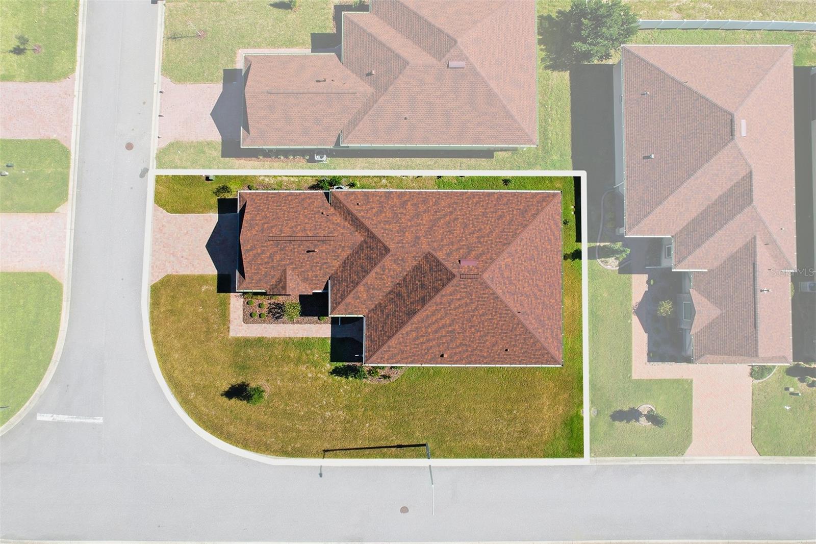 Listing photo id 11 for 5470 Hunter Run Lane