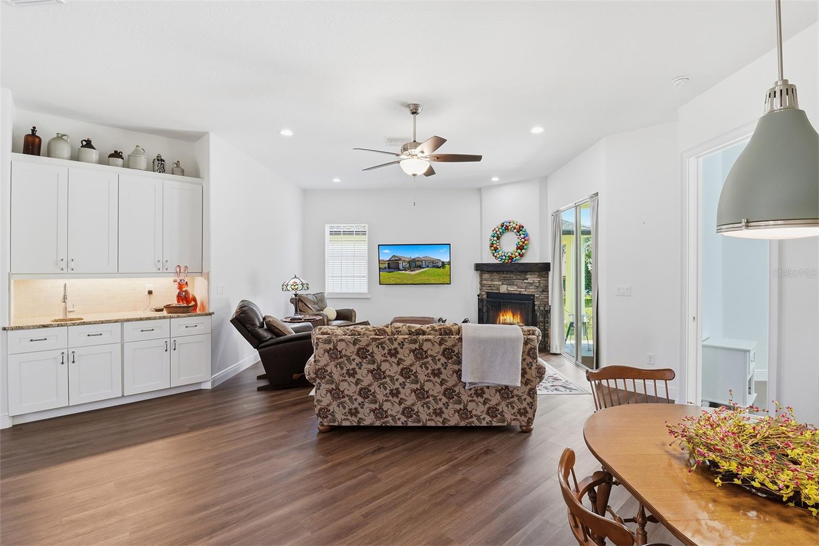 Listing photo id 13 for 5470 Hunter Run Lane