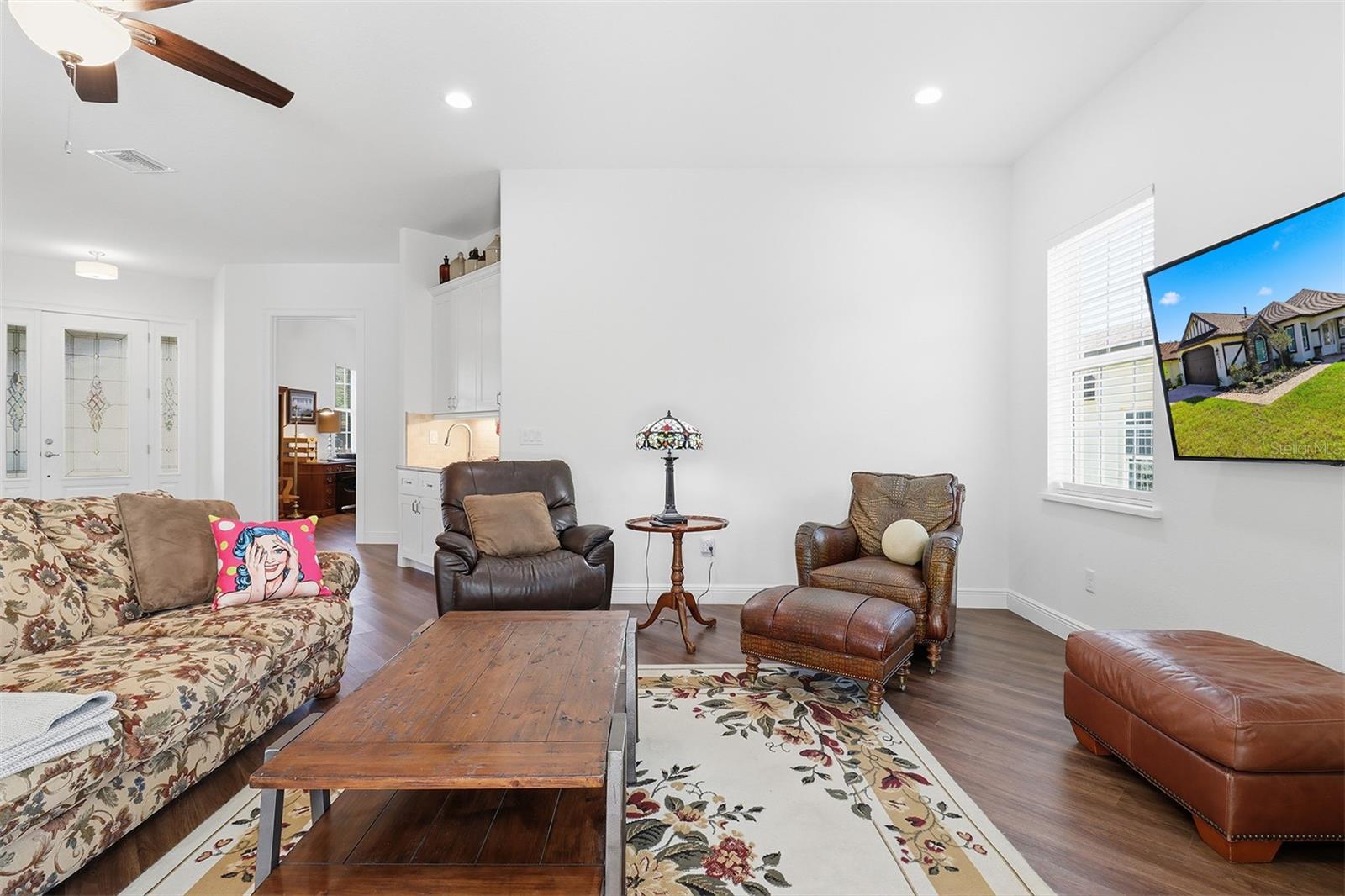 Listing photo id 14 for 5470 Hunter Run Lane