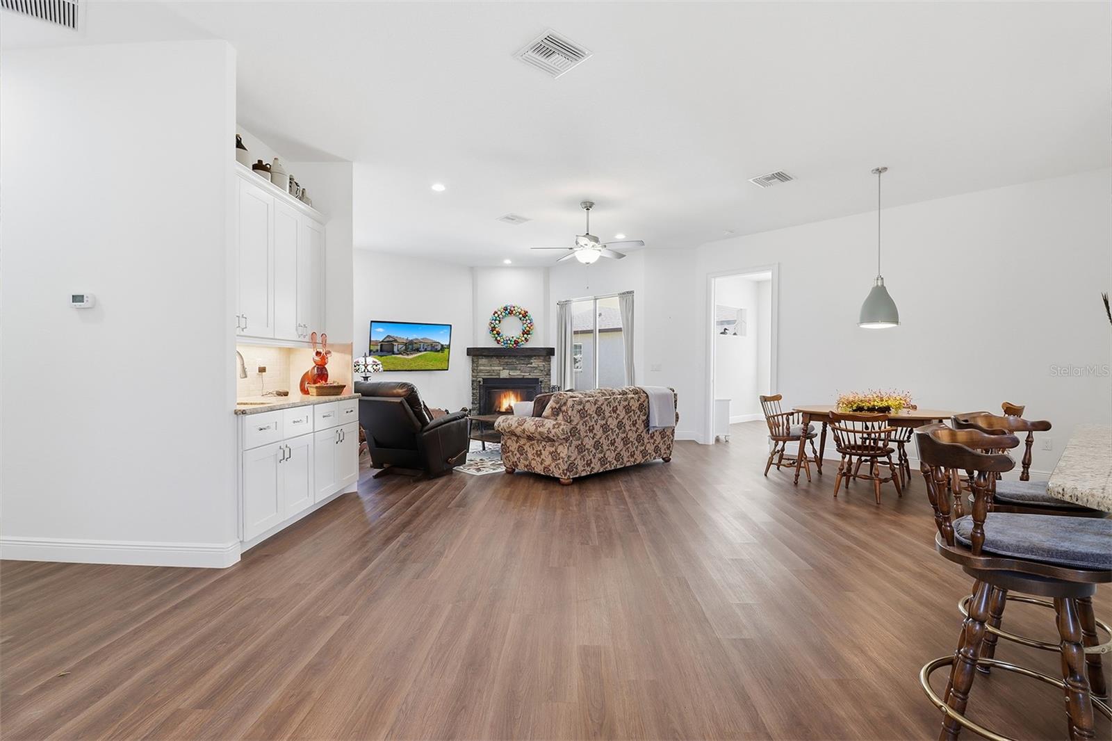 Listing photo id 18 for 5470 Hunter Run Lane