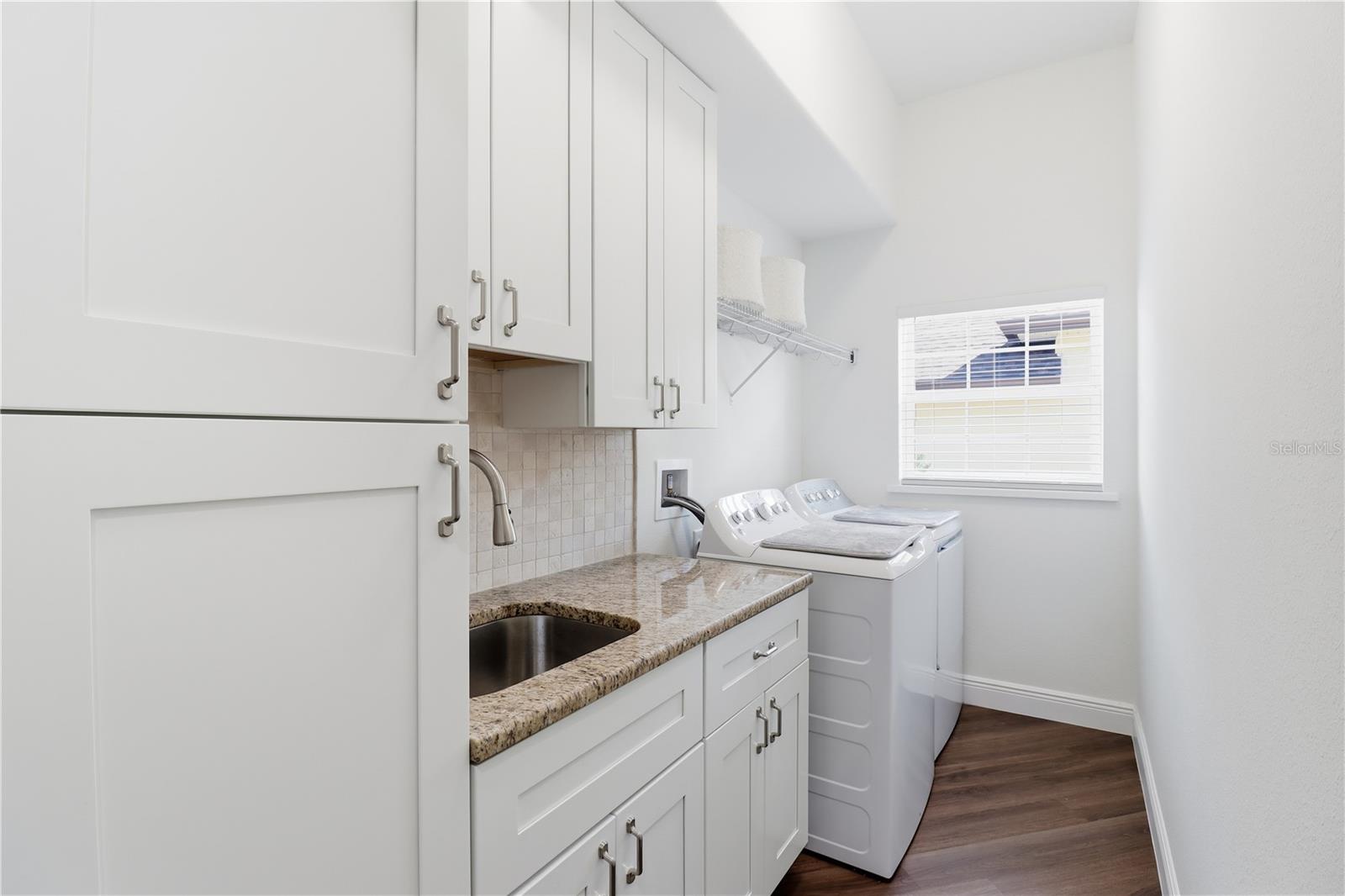 Listing photo id 25 for 5470 Hunter Run Lane