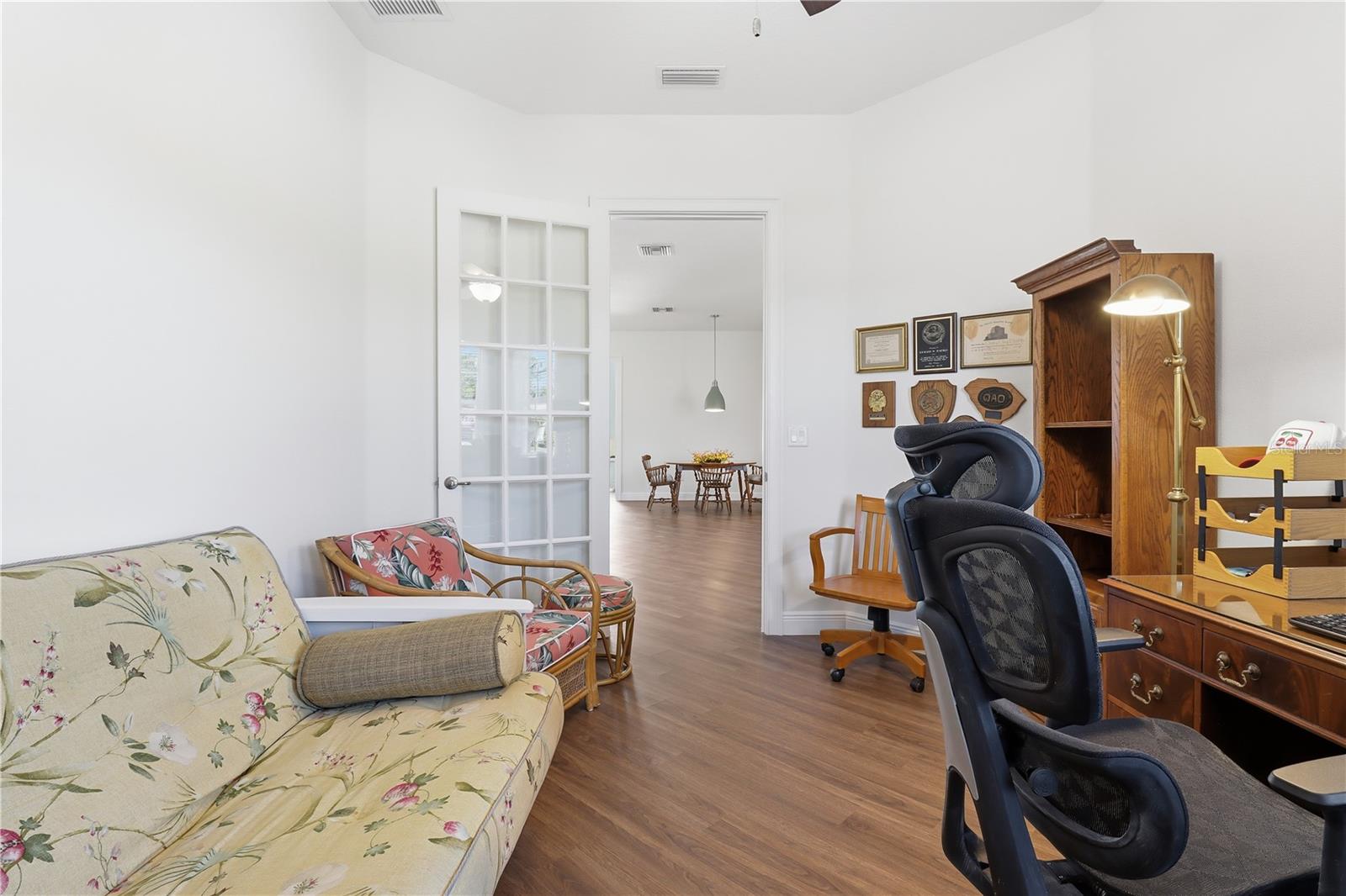 Listing photo id 6 for 5470 Hunter Run Lane