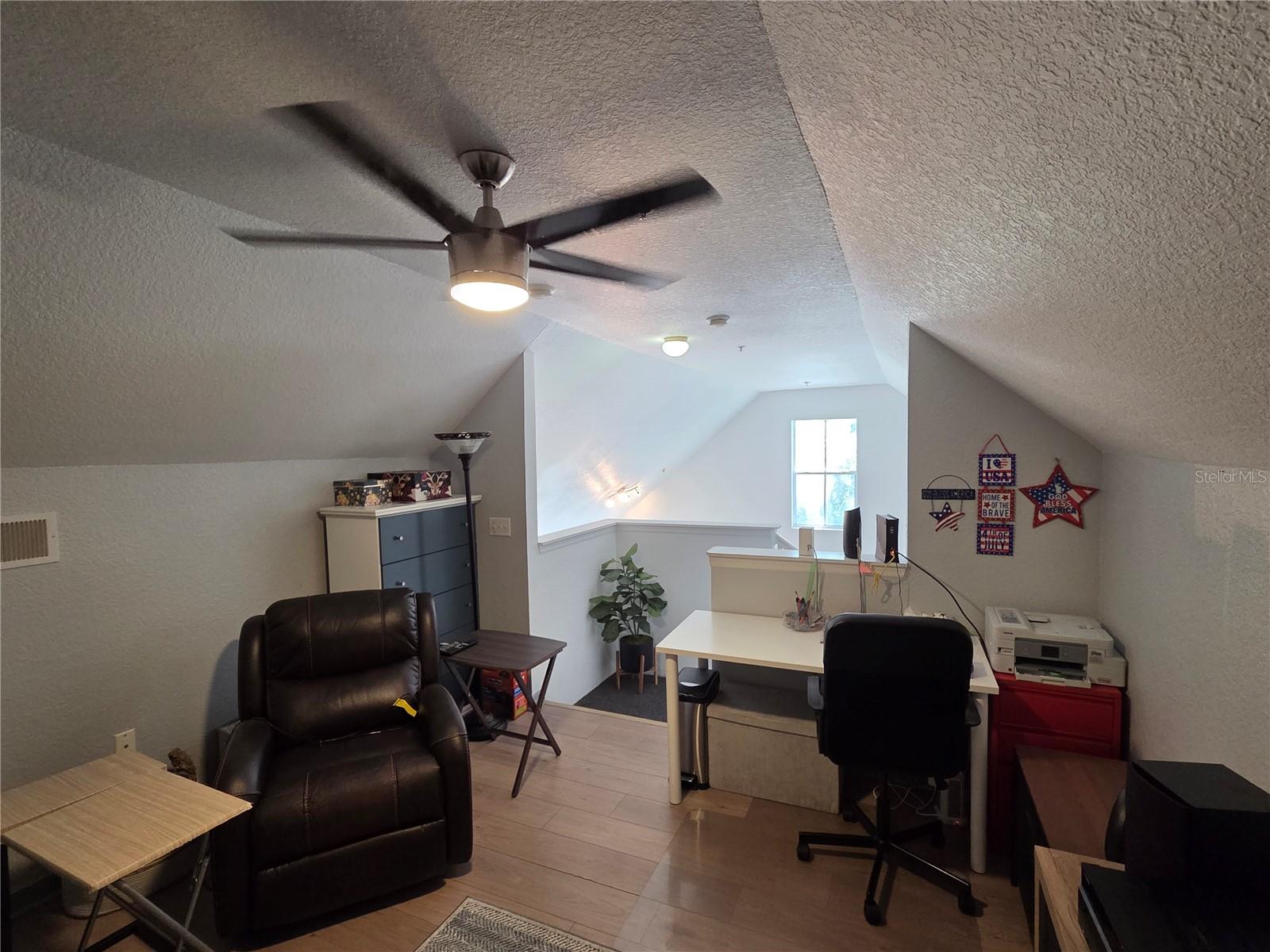 Image 16 of 35 For 6063 Westgate Drive 123