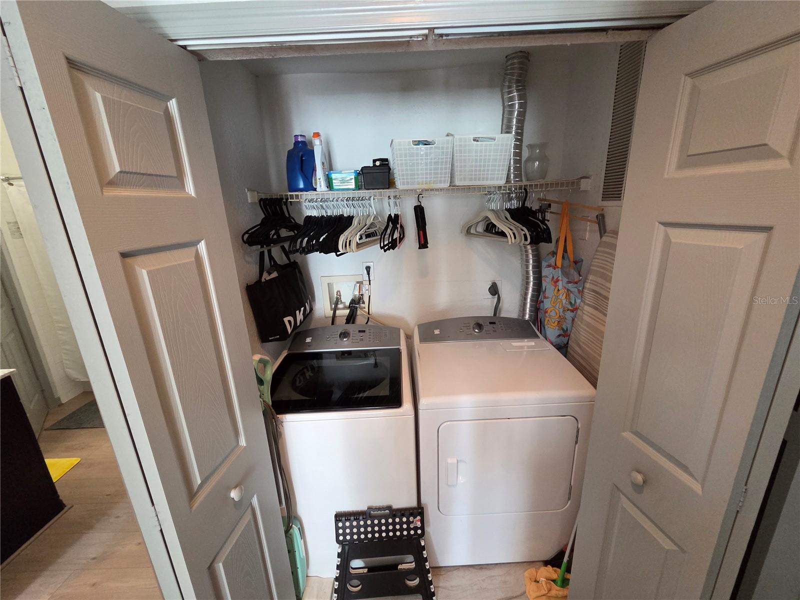 Image 18 of 35 For 6063 Westgate Drive 123