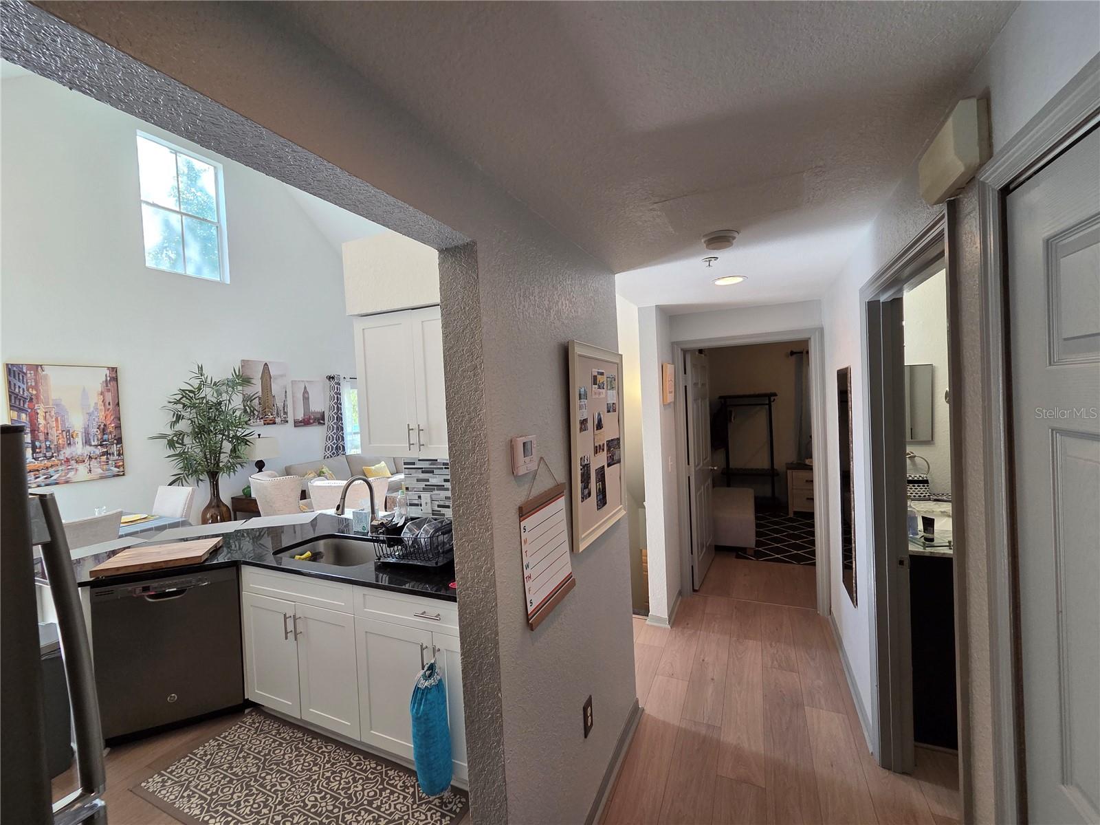 Image 19 of 35 For 6063 Westgate Drive 123