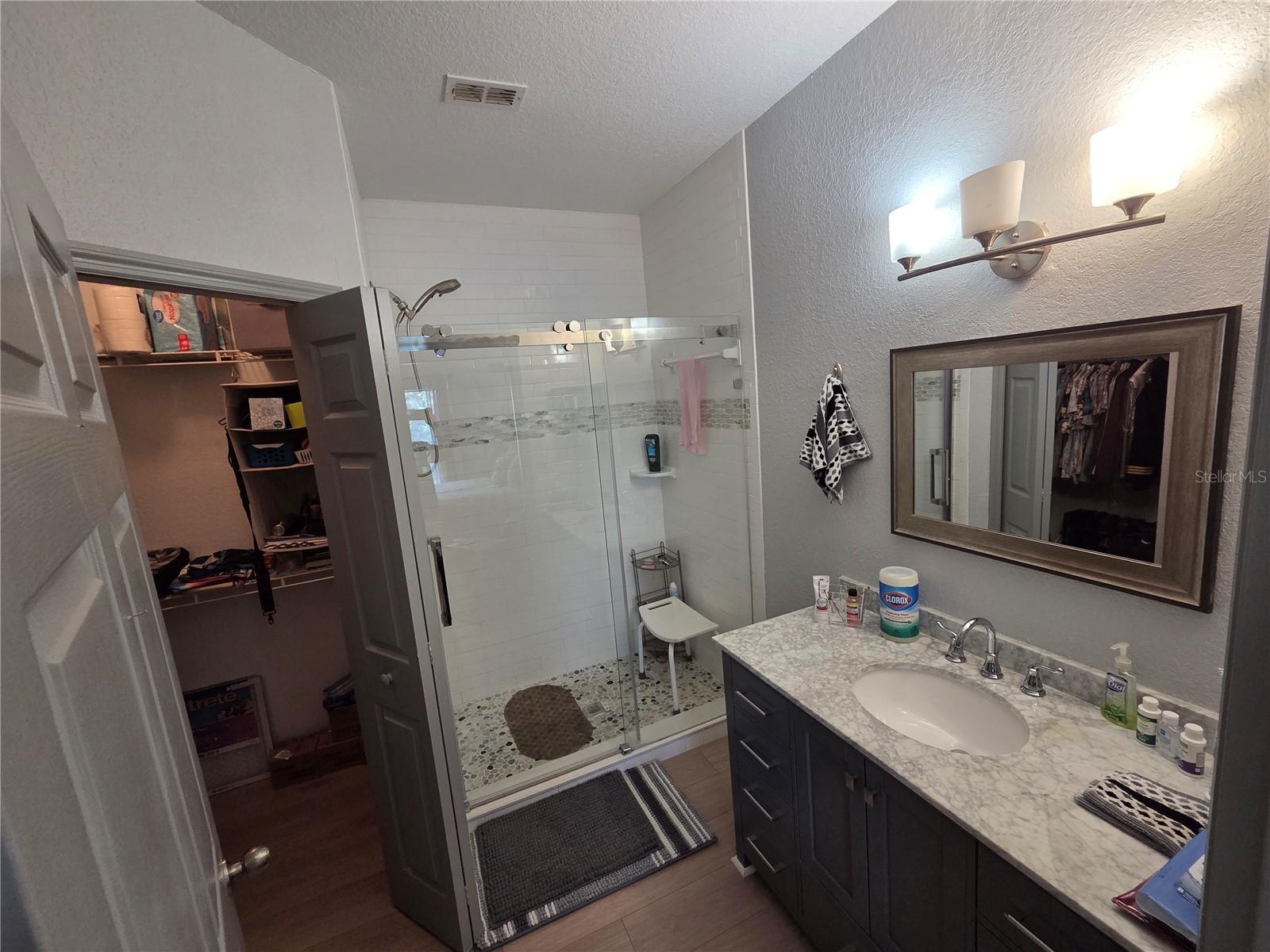 Image 32 of 35 For 6063 Westgate Drive 123