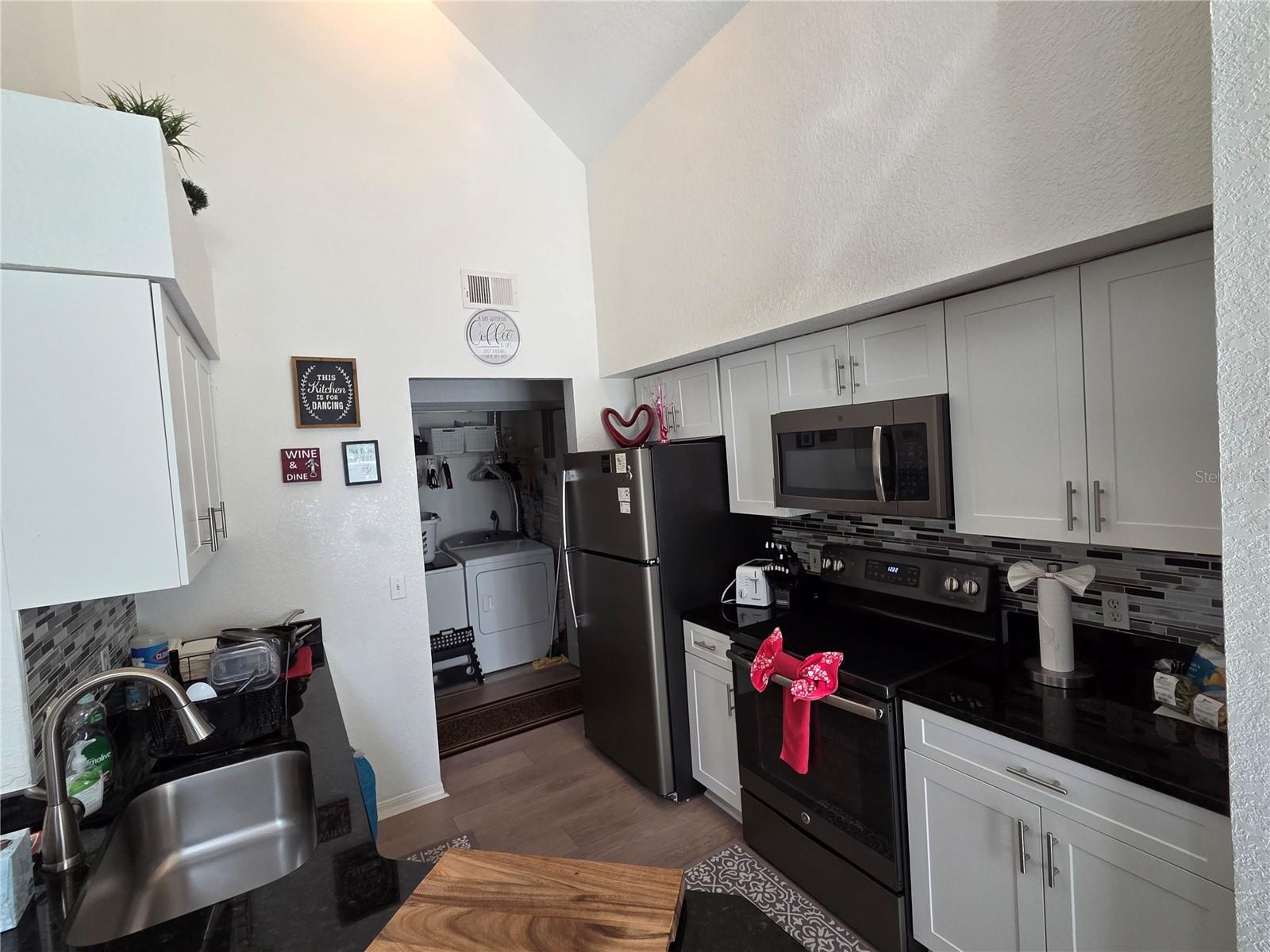 Image 7 of 35 For 6063 Westgate Drive 123