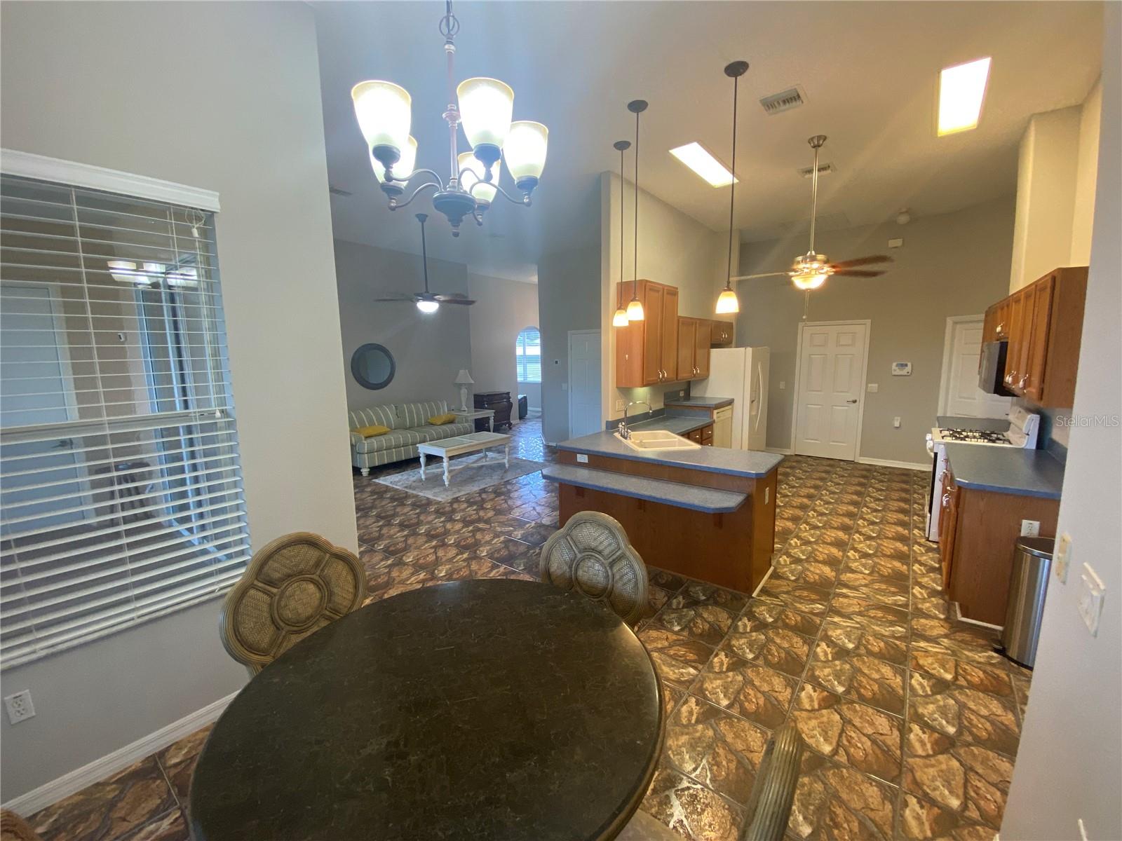 Image 6 of 19 For 5141 Aurora Drive