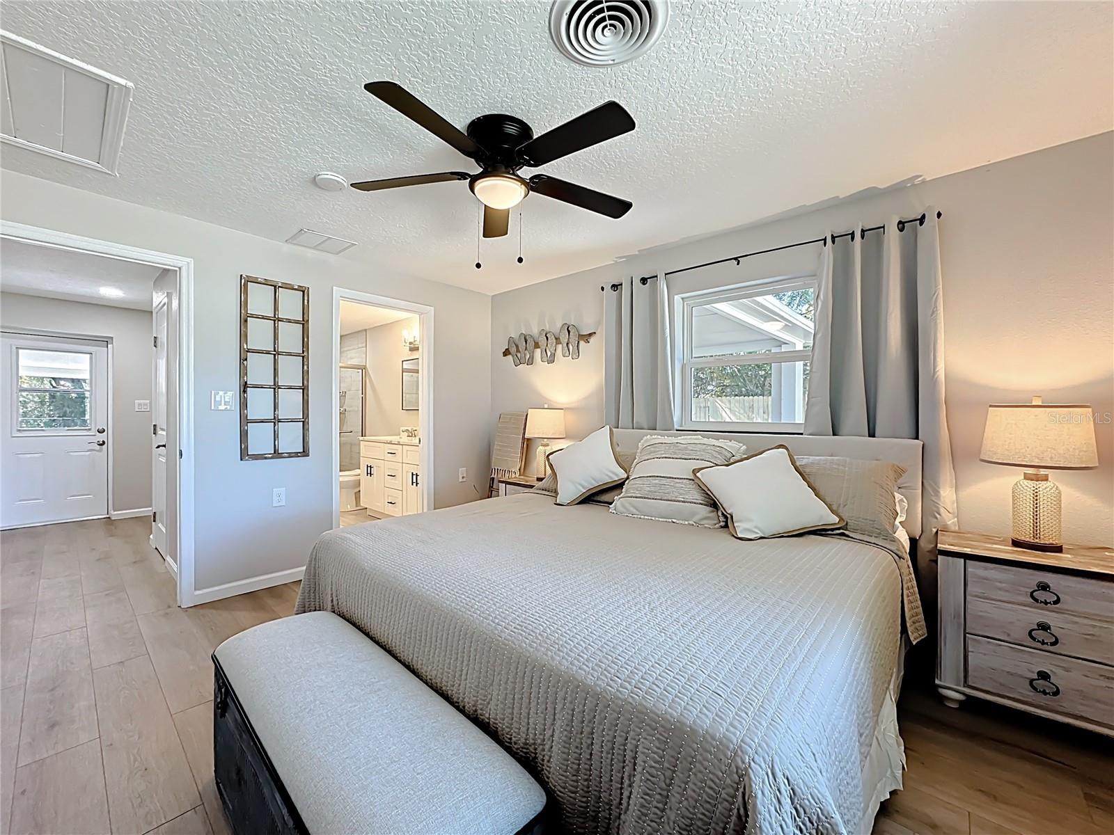 Image 12 of 34 For 430 Seminole Avenue