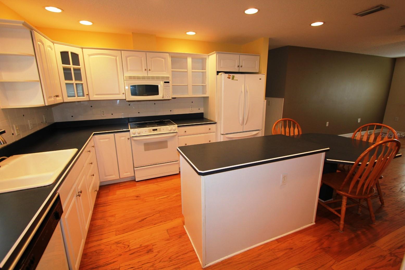 Image 4 of 25 For 4603 Woodlot Court