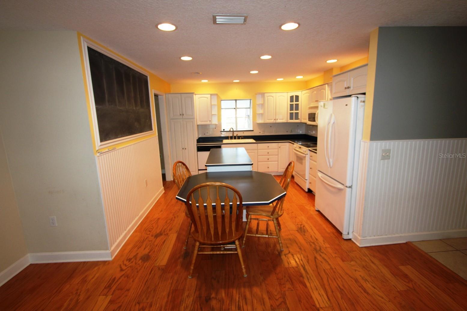 Image 6 of 25 For 4603 Woodlot Court