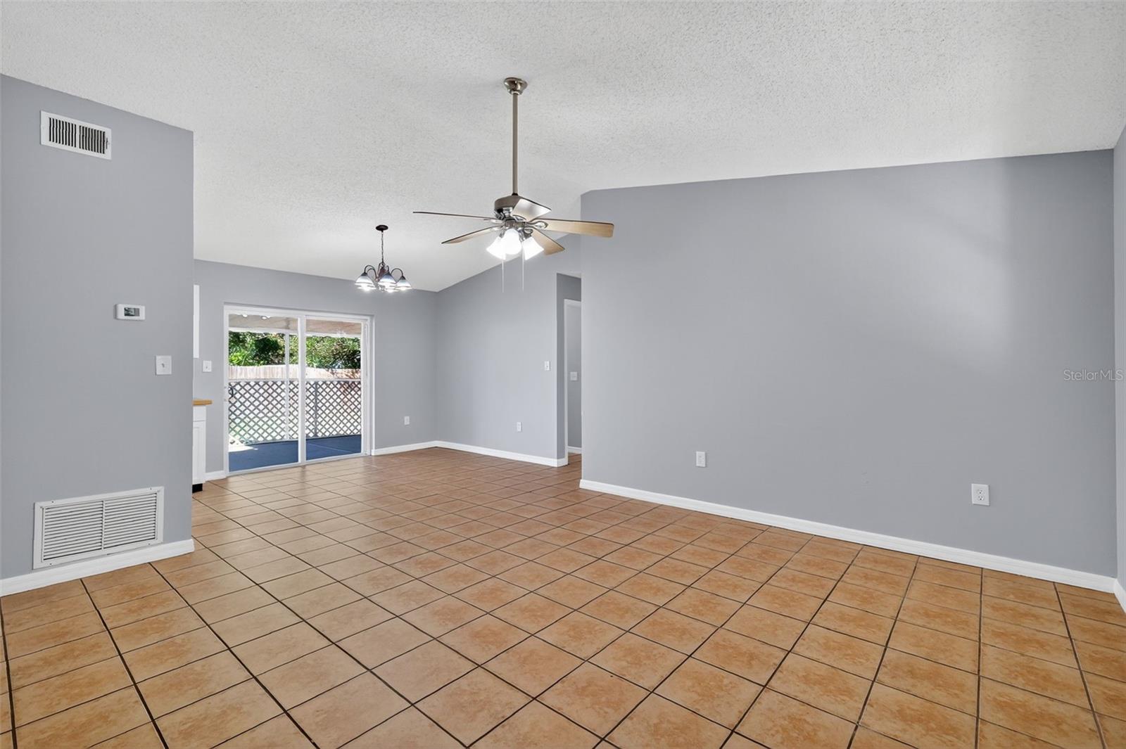 Image 10 of 37 For 300 Cricket Hollow Lane