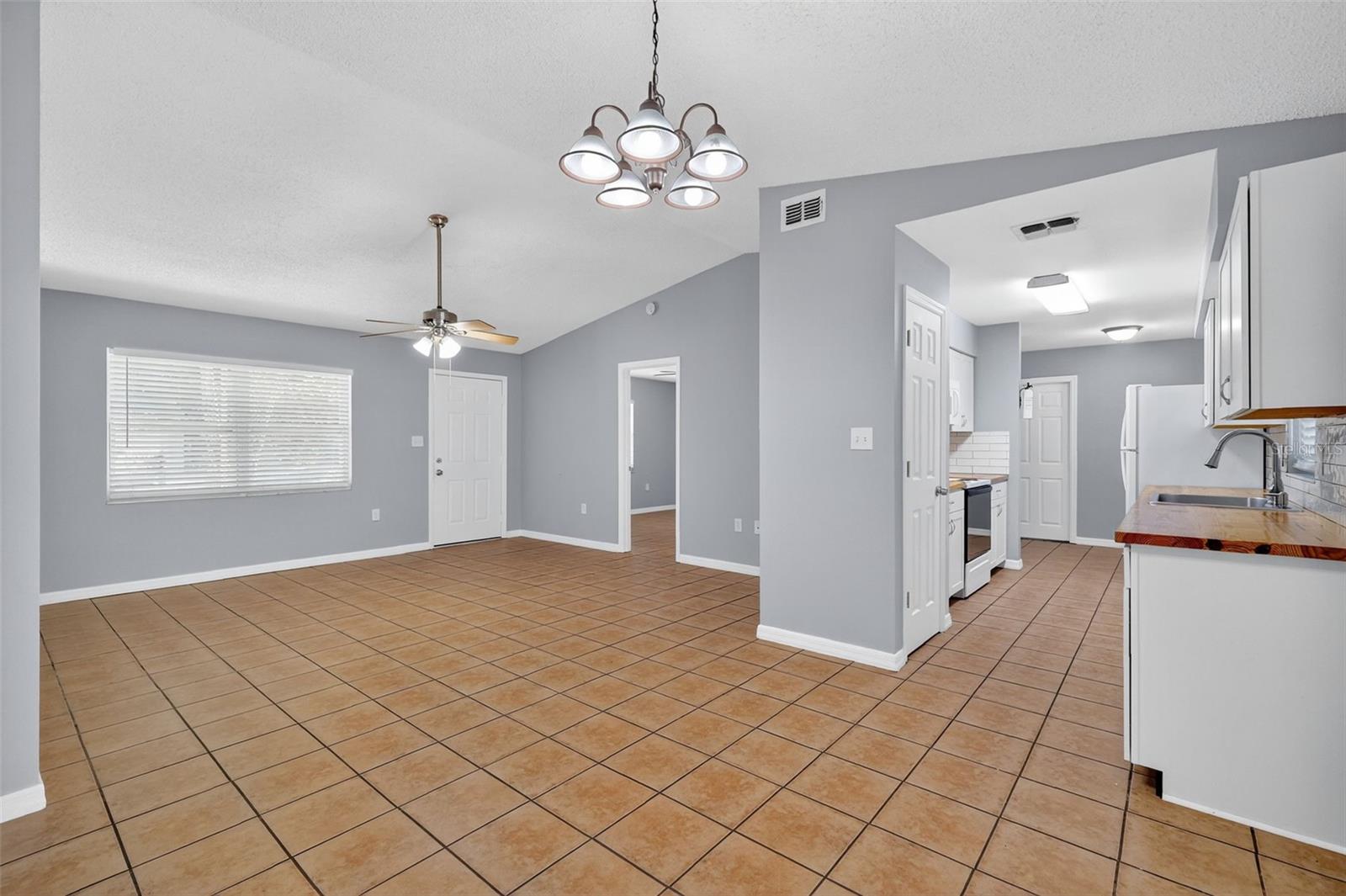 Image 14 of 37 For 300 Cricket Hollow Lane