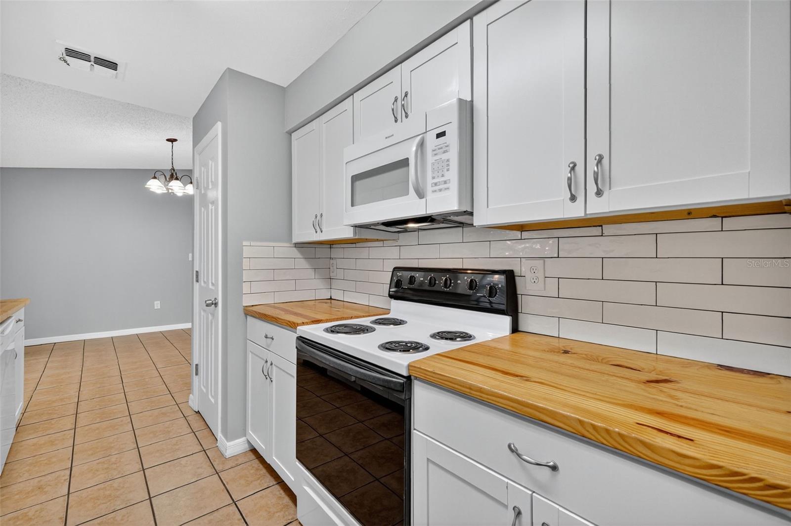 Image 17 of 37 For 300 Cricket Hollow Lane